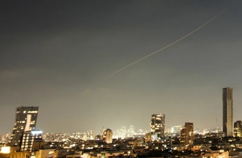 Iran đ&atilde; kh&ocirc;ng k&iacute;ch Israel v&agrave;o ng&agrave;y 7/6, đẩy lệnh ngừng bắn mong manh giữa Tehran v&agrave; Washington v&agrave;o nguy cơ đổ vỡ.